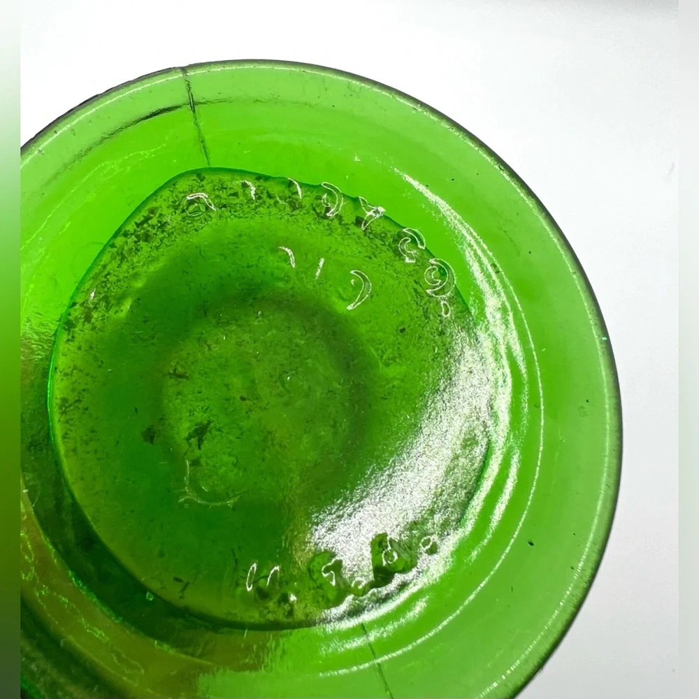 Vintage EO Brody USA Emerald Green Glass Diamond Pattern Bud Vase 8 in Height